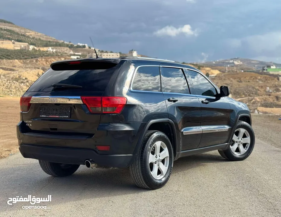 جيب شروكي موديل 2011