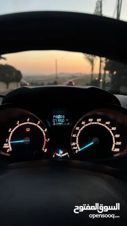 ‏Ford Fiesta 2017 ، اوتوماتيكك ،  مطور 1600 ،، فحص ممتاز تخلو من الحوادث او الضربات اغلبها بوية شركة