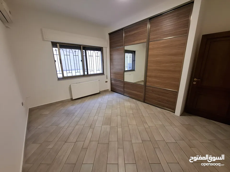 شقة غير مفروشة للإيجار ( Property 40836 ) سنوي فقط