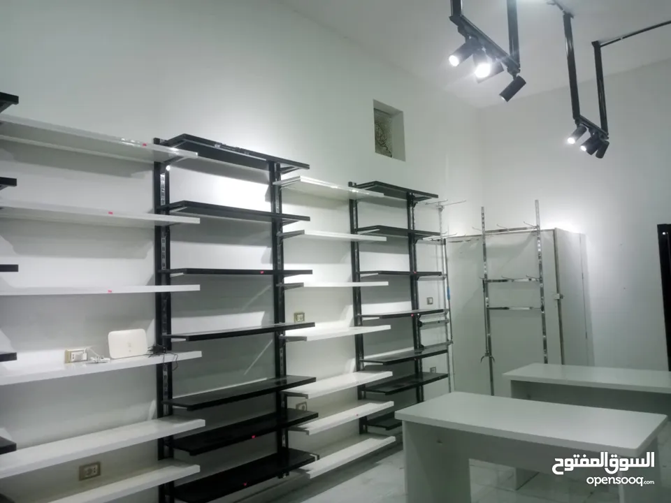ديكور جاهز لمحل ألبسة أو حقائب بتصميم راقي وجاهزية كاملة!