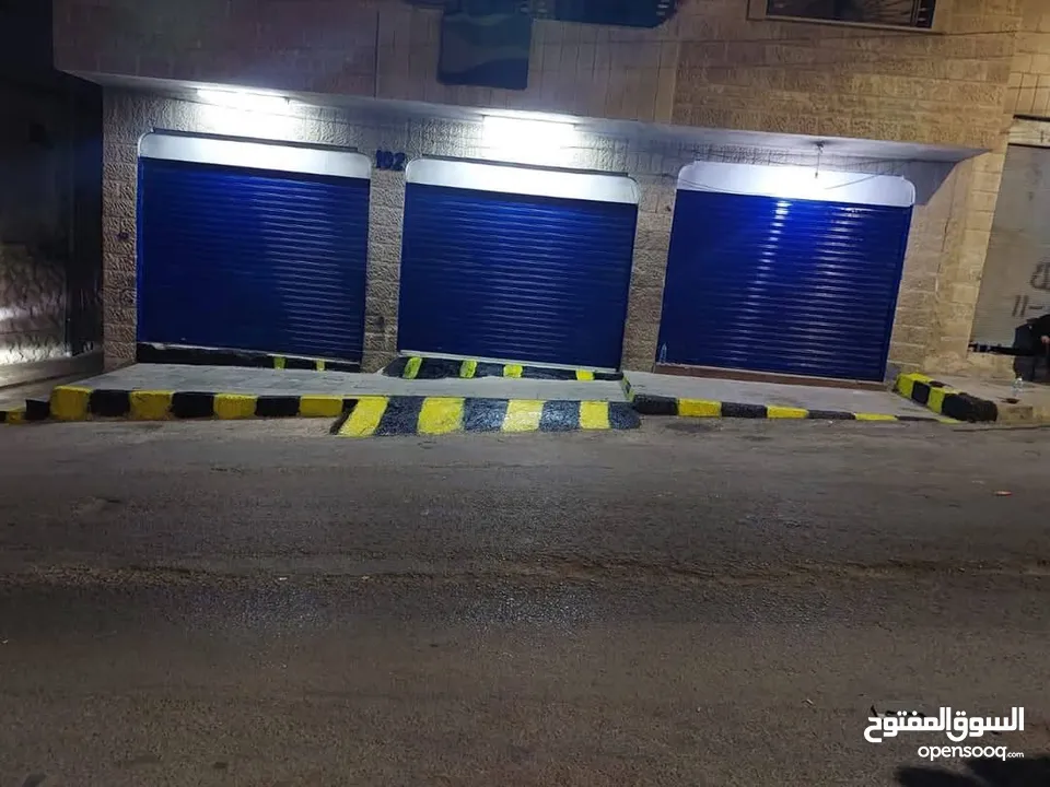 عمارة تجارية للبيع 8 شقق و 3 مخازن