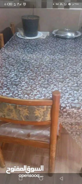 طاولة سفره مع خمس كراسي