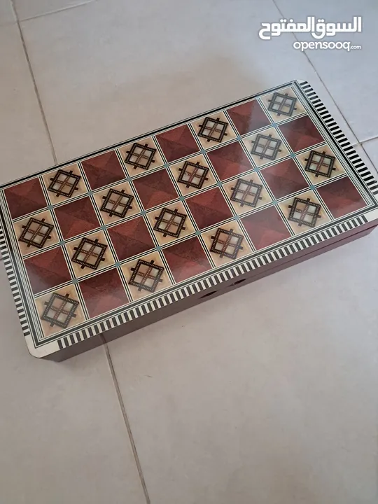 طاوله نرد برسمه جميله ومريحه بألوان زاهيه  سعر خرافي