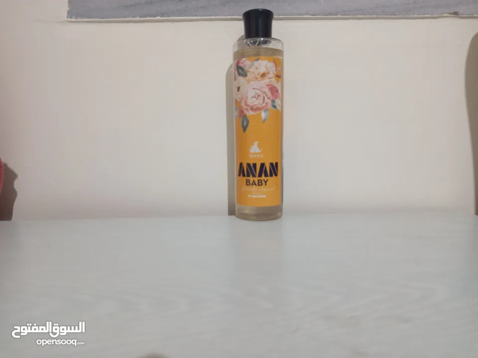 قط شيرازي ابيض واسود للبيع مع اغراضه