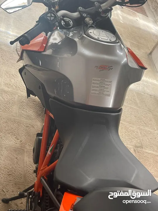 وحش الطرقات – KTM 1290 Super Duke GT موديل 2016  دراجة رياضية وسياحية فاخرة بحالة وكالة للبيع