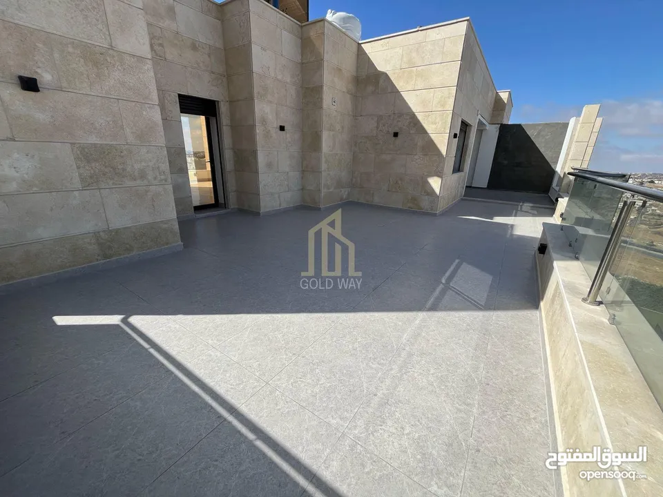 شقة أرضية(طابقية) تشطيبات فلل 425م في أرقى مناطق مناطق الظهير / ref 9490