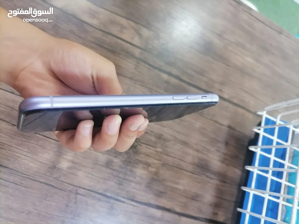 آيفون 11 للبدل أو للبيع