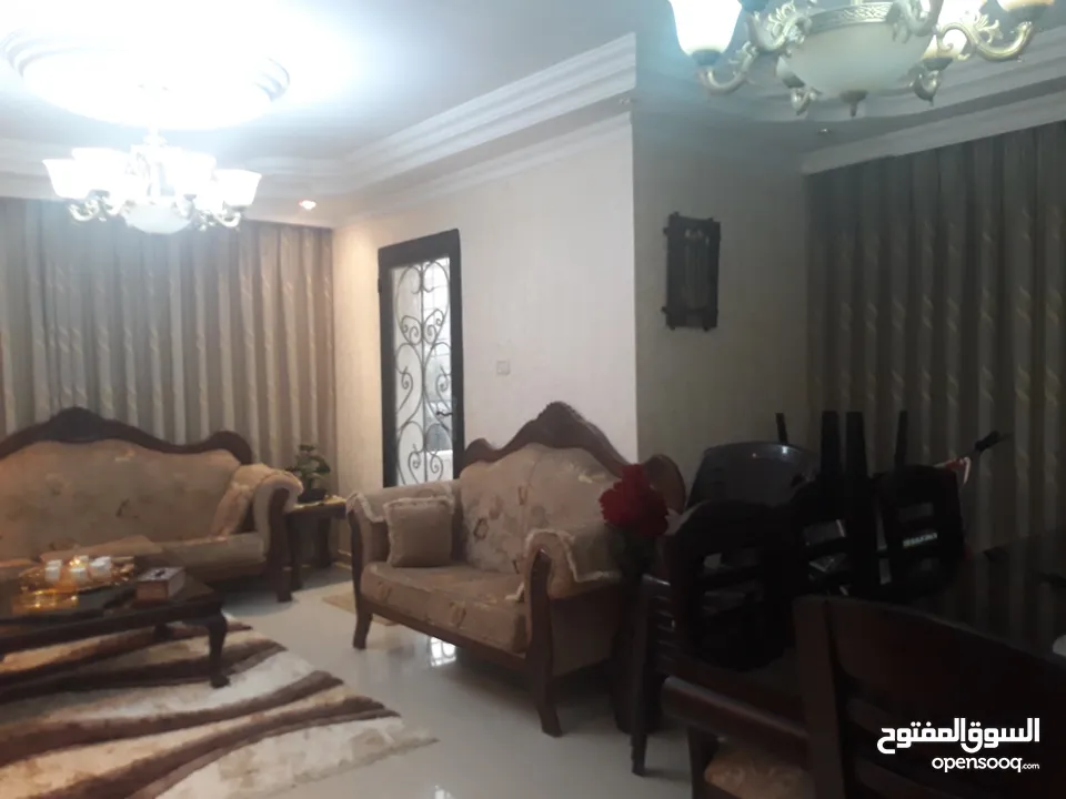 شقه للبيع اربد دوار العيادات