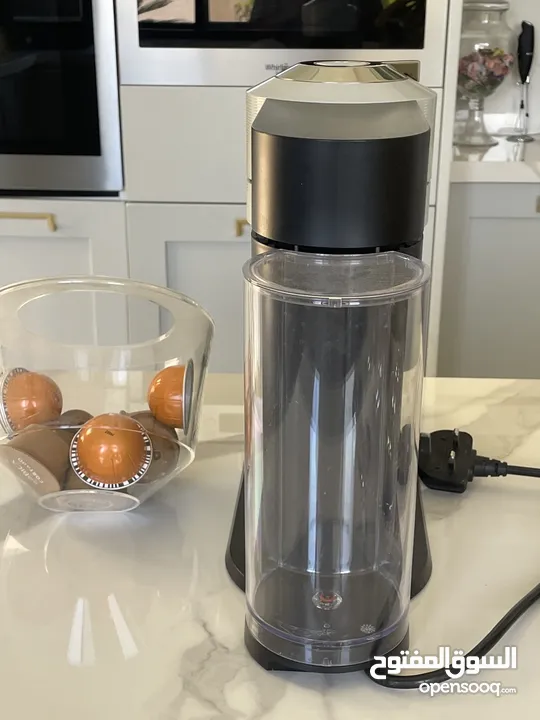 مكينة قهوة نوع nespresso vertuo جديدة مع هدية علبة تخزين قهوة من nespresso