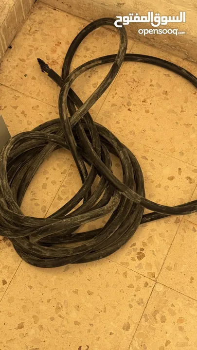 كيبلات كهرباء 3 فاز مع قاطع 125 وصندوق