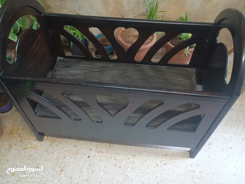تخت بيبي مستعمل للبيع بحال الوكاله