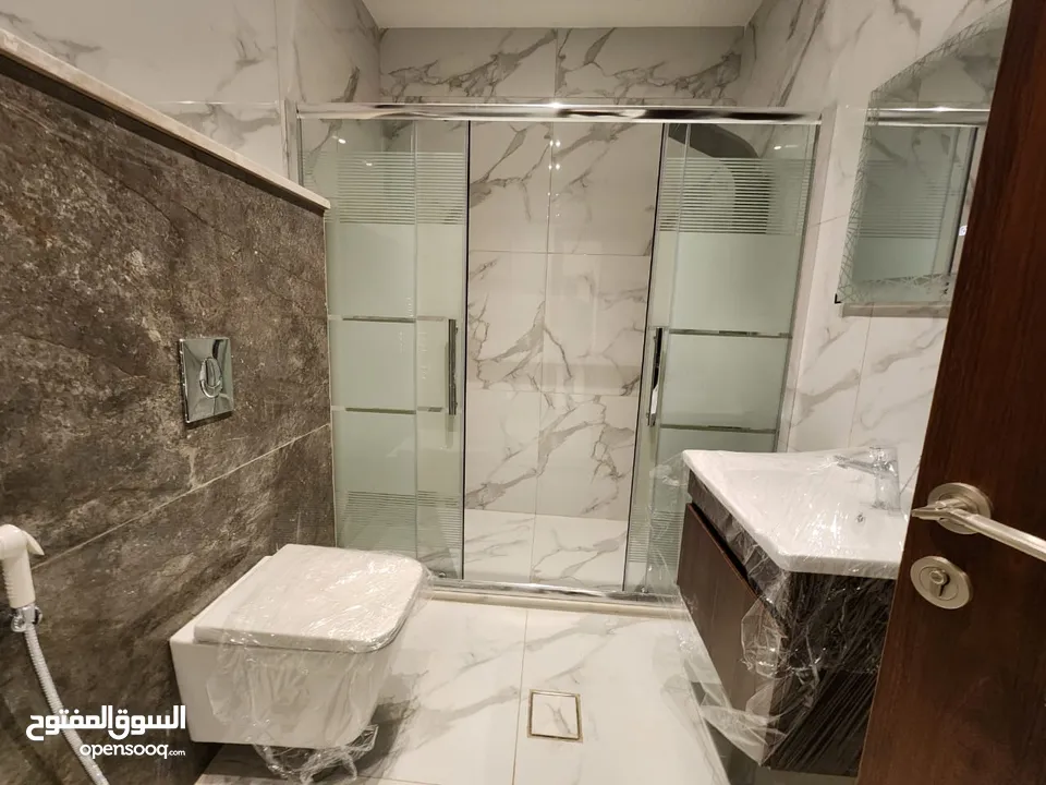 شقة للبيع على طريق المطار ( البنيات ) ref : 14366