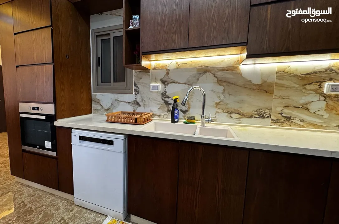 روف للايجار مفروش بالكامل في اجمل مناطق البيرة التواصل مع المالك مباشرة دون عمولة (1250) دولار