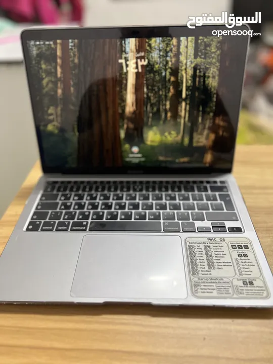 Macbook M1 256 g 8 ram