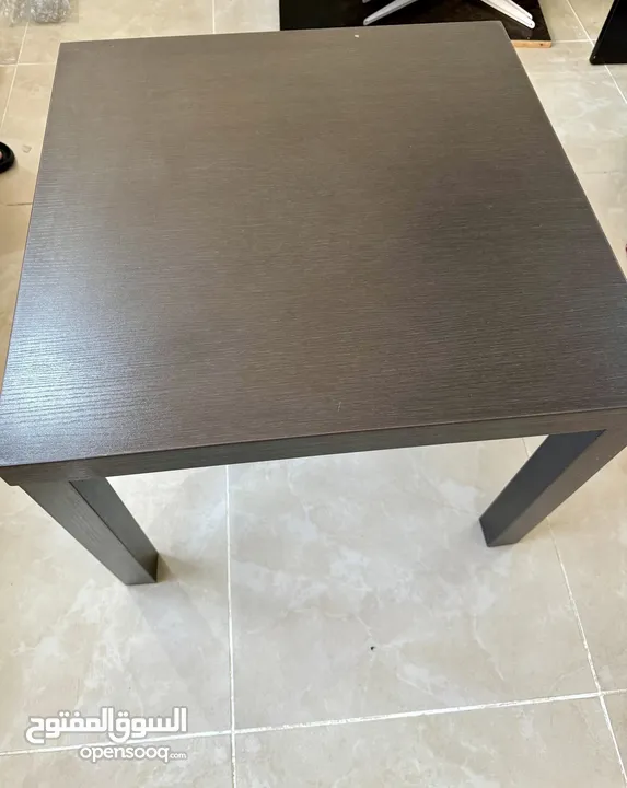 Compact square side table, dimensions 50x50 cm