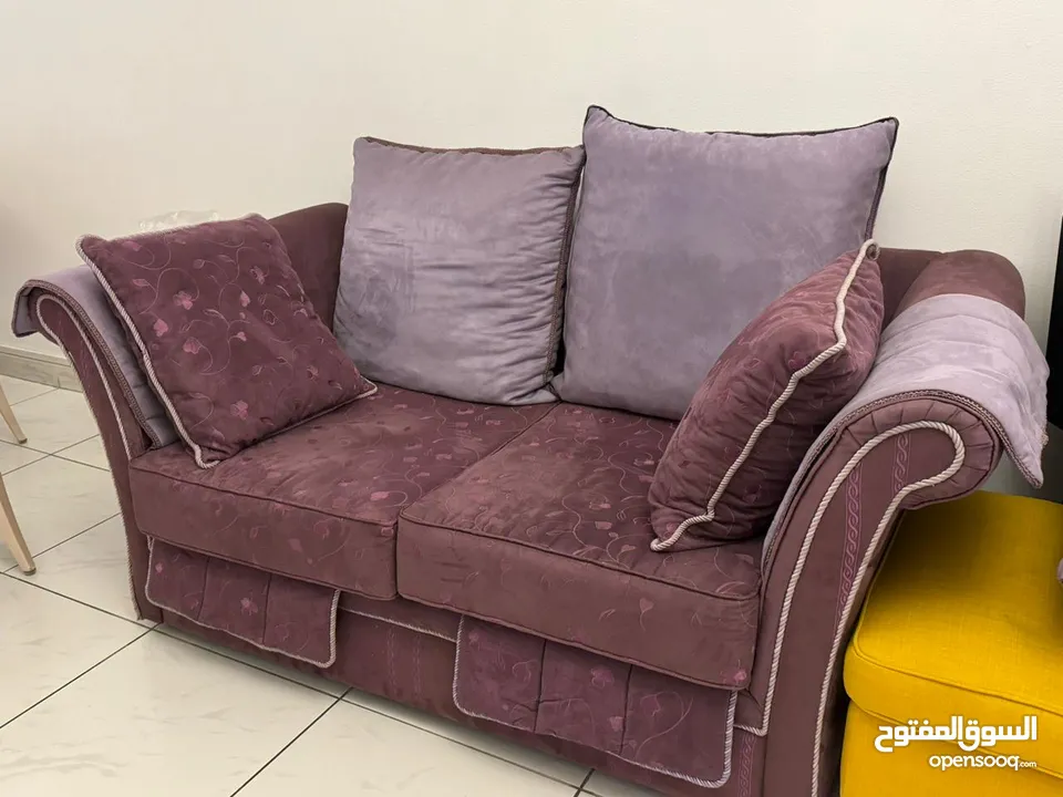 sofa set purple color good condition