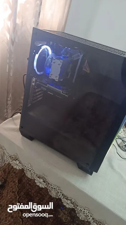 شاشتين Cori5 مستعمل للبيع