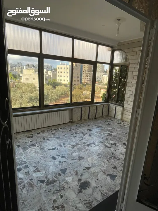 � للإيجار من المالك مباشرة – طابق أول في رام الله / الشرفة