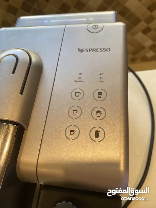 ماكينة تحضير القهوة De'Longhi EN560 Lattissima Touch Nespresso Coffee Machine