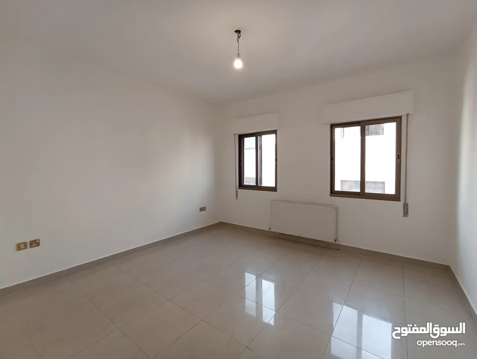 شقة غير مفروشة للإيجار 300م2 ( Property 19203 )-174847862