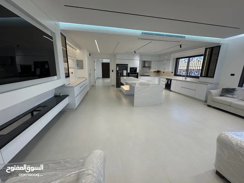 شقة مفروشة فاخرة بجاهزية كاملة للسكن – موقع مميز في رجم عميش