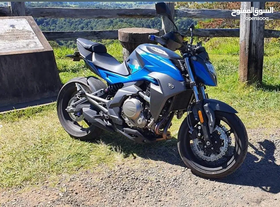 دراجه سي اف موتو  NK650cc بحالة الجديدة استعمال خفيف جدا موديل 2021