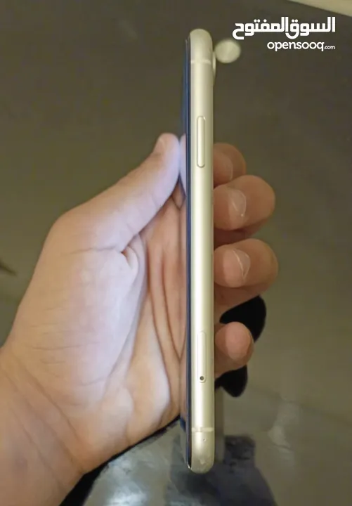 آيفون XR الوصف وكالة مش مفتوح