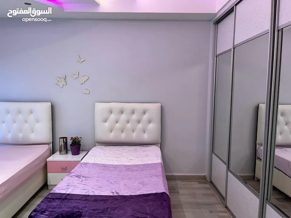شقة شبه طابقية سوبر ديلوكس بمساحة 284m