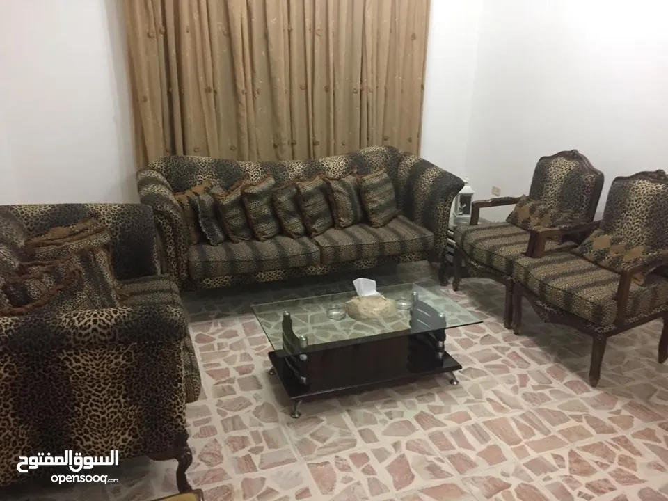 طقم كنب مستعمل بحالة جيدة