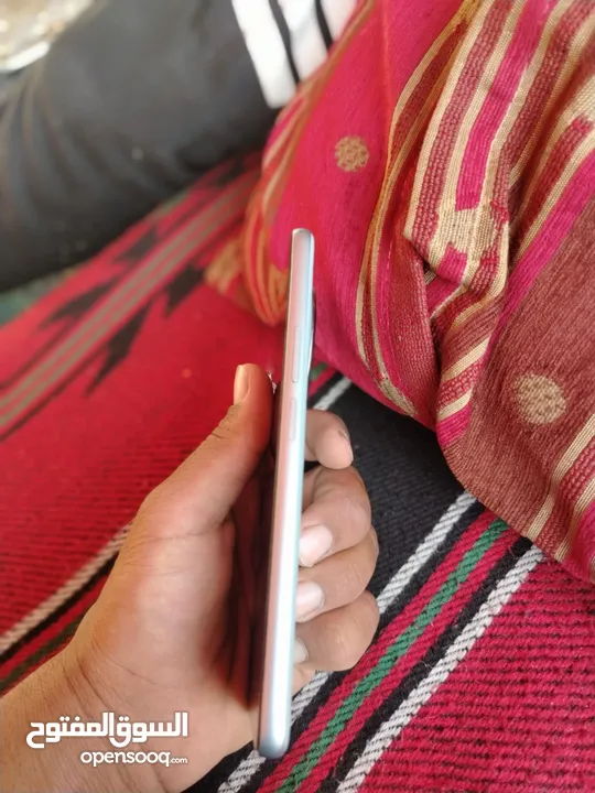 HONOR X9c Smart 12رام 12اضافي        256 جيجا وكتله الجهاز وشرا ما بقصر معو