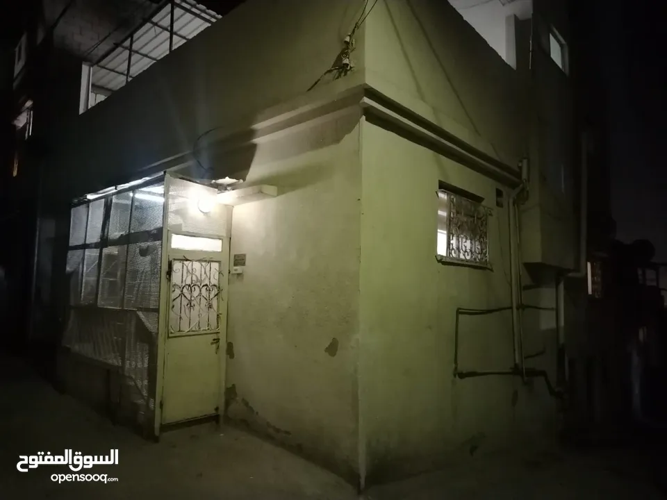 بيت للبيع. 3 شقه