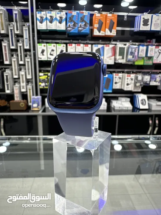 Used Apple watch series 7  ‎الساعة استخدام بسيط بطارية اصالي بنسبة 100% Blue