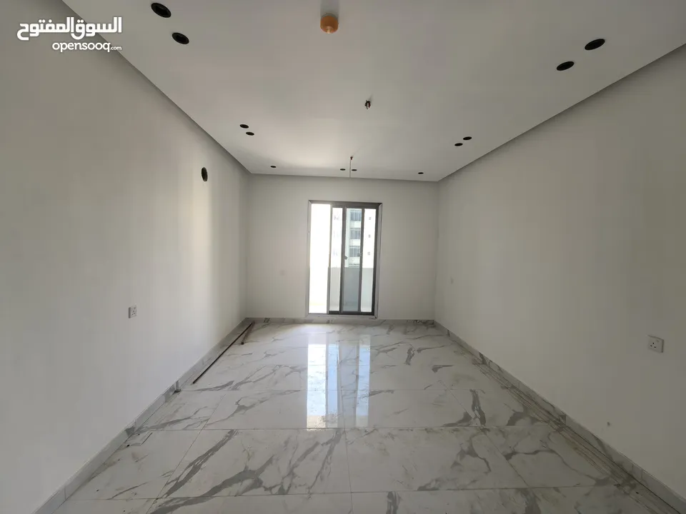 عرض خاص احجز شقتك مطلة على الشارع الرائيسي موقع ممتاز. #شقة سكنية راقية جدا للبيع