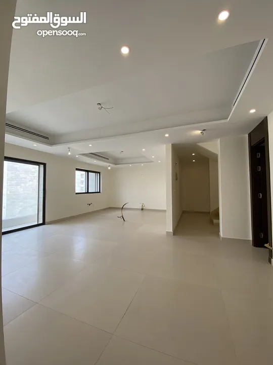 شقة مميزة مع مسبح خاص للبيع عبدون ودير غبار