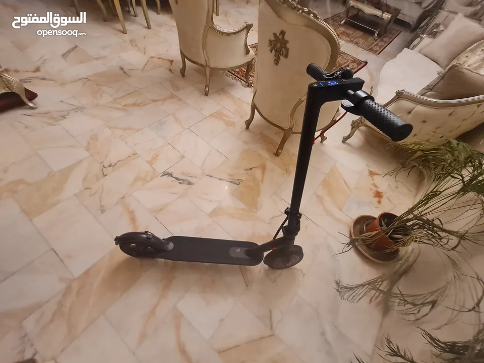 سكوتر كهرباء شاومي مستعمل شهر خفيف جدا بمواصفات عاليه