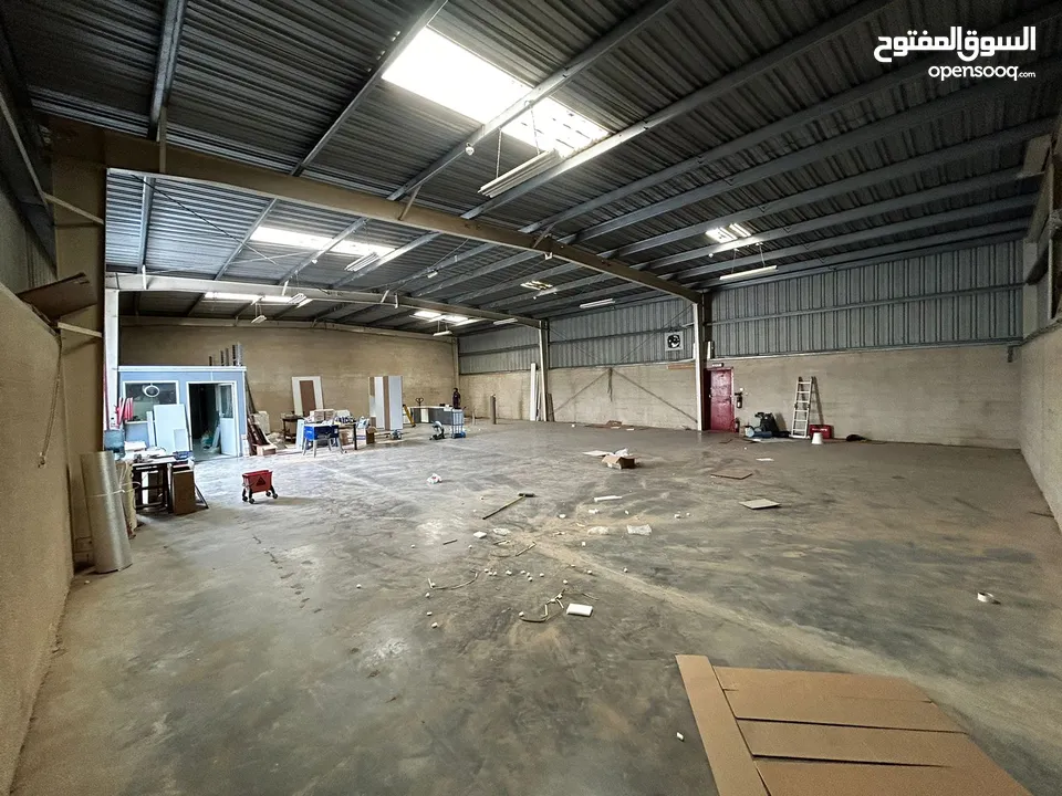 Spacious warehouse in al Qouz