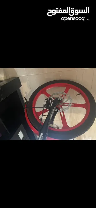 بسكليت كهرباء شبه جديد ماشي 500 كيلو فقط عالبطاريه  48 فولت 10 أمبير ماتور 500 وات  سرعه 50صاروخ