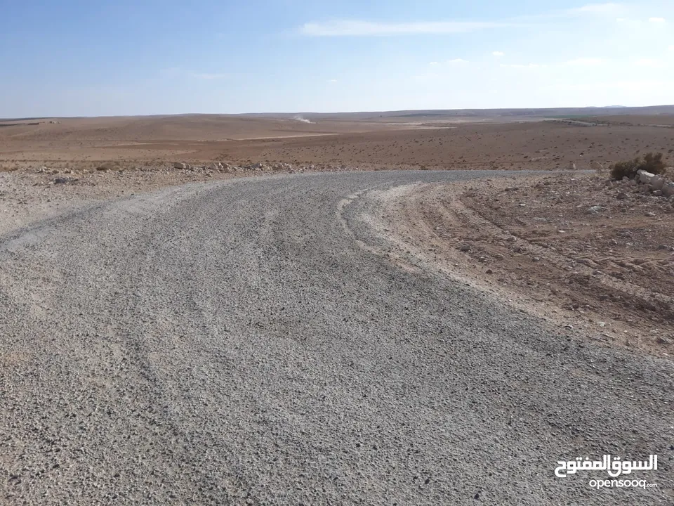 أرض للبيع من المالك جنوب عمان 4151 م الخريم عدة قطع حوض 18/ دار أبوعودة شوارع مفتوحة   مسجلة