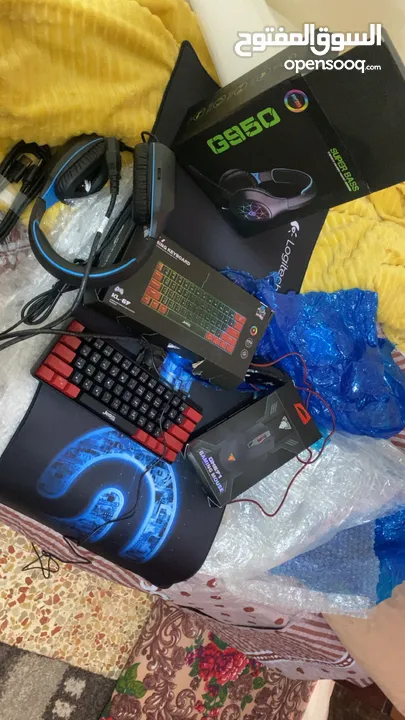 كمبيوتر مستعمل شهرين  كلشي عطاوله الك للبيع جهاز ألعاب