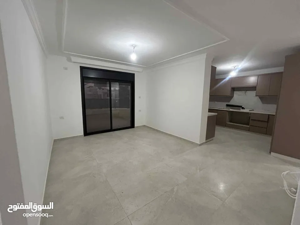 للبيع شقة مميزة في حي المصايف