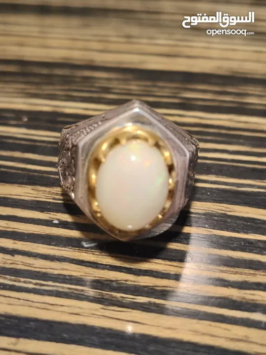 خاتم أوبال أثيوبي أبيض