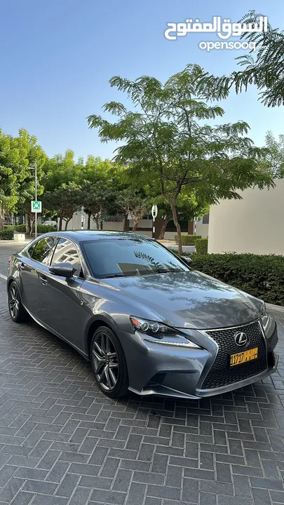 Lexus is200 F 2016 في قمة النظافه