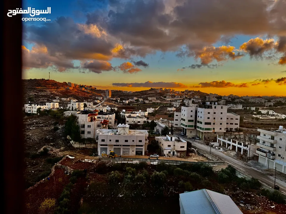 شقة راقية بإطلالة مميزة الطابق الثامن