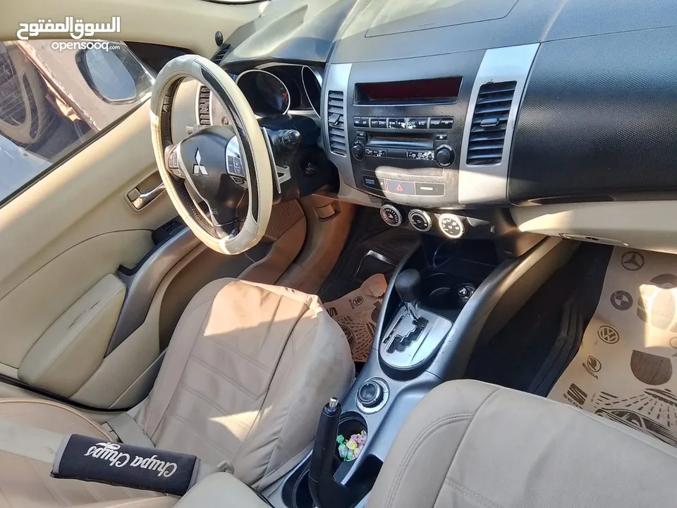 ميتسزبيشي اوت لاندر للبيع