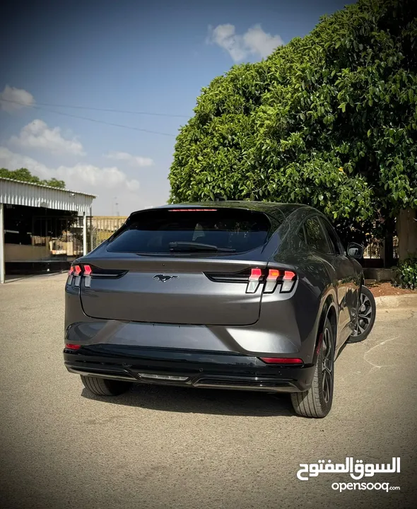 ford Mustang mach e primum 2021