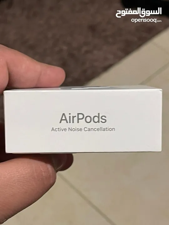 أختار الأصلي وريح راسك النسخة الأحدث والأقوى  بطارية تصل إلى 5ساعات من الأستخدام Apple AirPods 4 AN