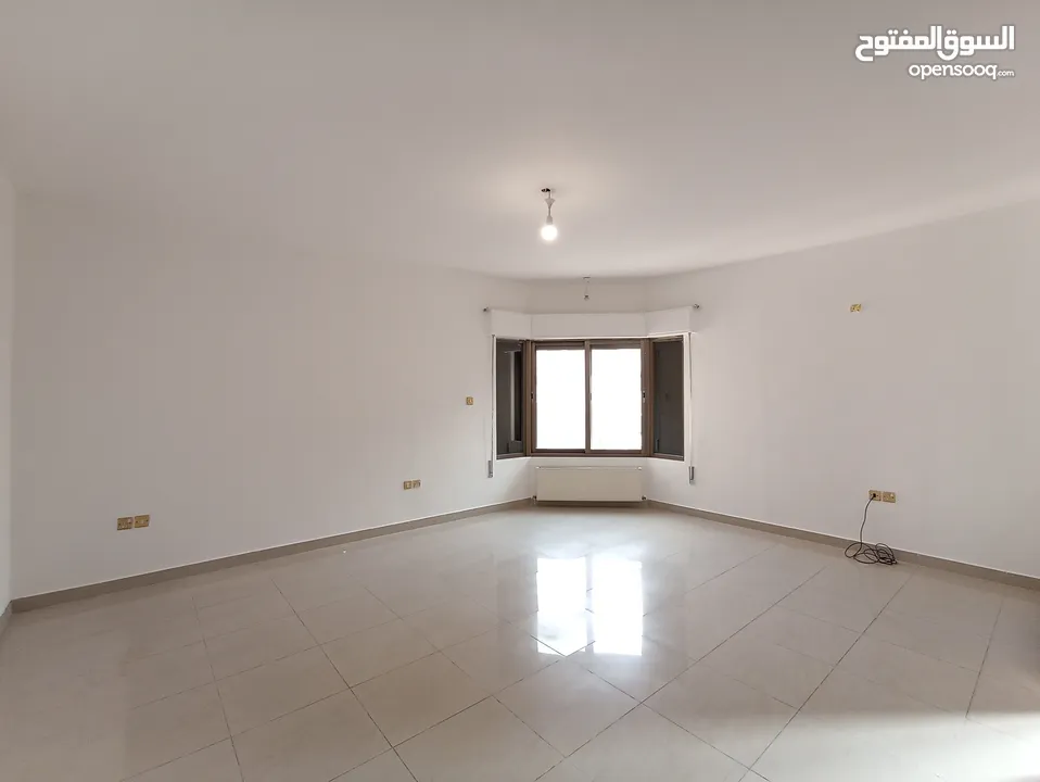 شقة غير مفروشة للإيجار 300م2 ( Property 19203 )-175107091