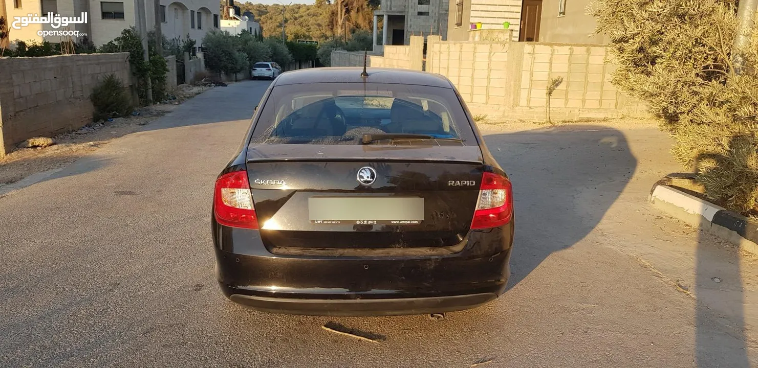 سيارة سكودا رابيد 2016