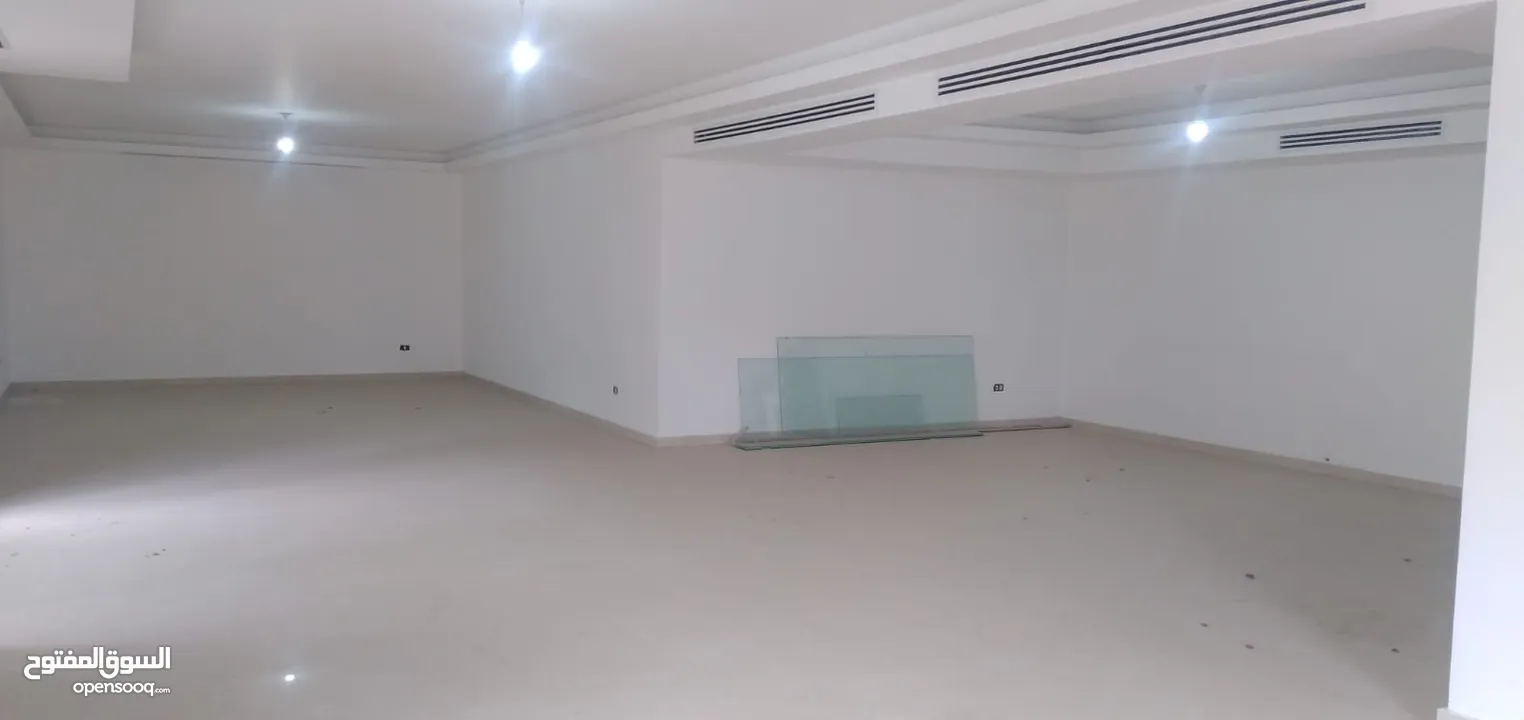 شقة طابقية للبيع او للإيجار في شارع مكة - ref : 14562