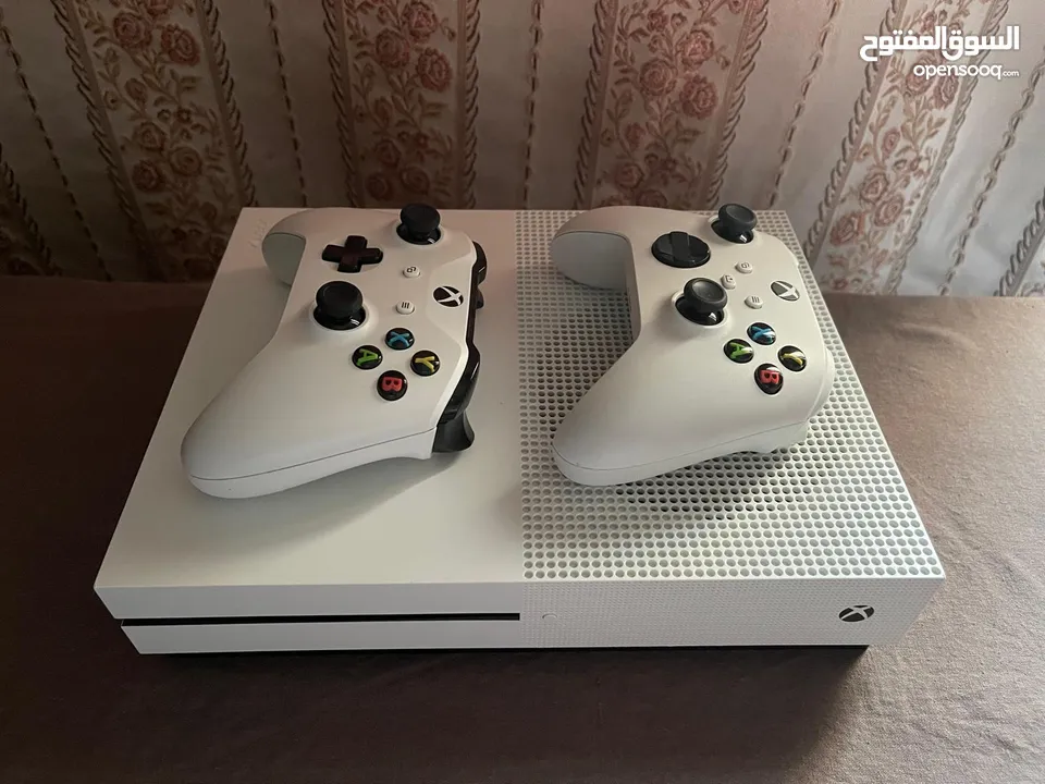 Used Xbox One S + 2 Controllers  + 5 Games (Fifa 21 & Forza) – Excellent Condition